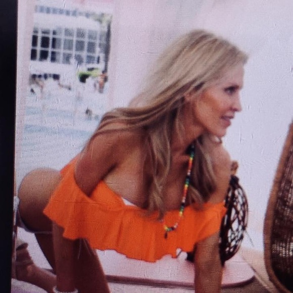 Meet your Posher, Beth - Picture 4 of 7